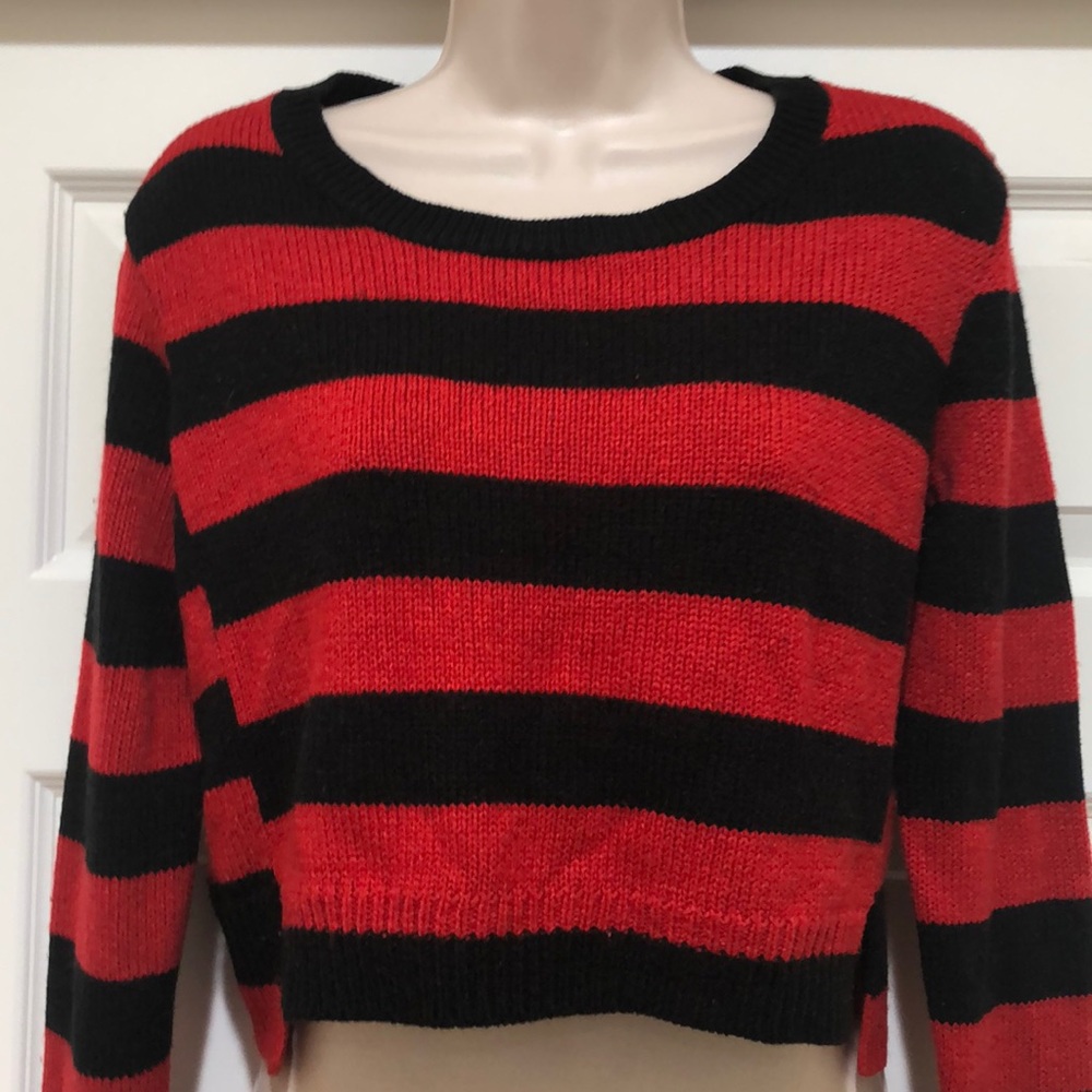 Like New Divided Crop Sweater Size XS